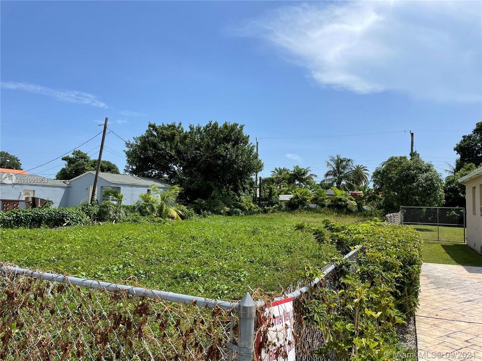 Vendido Recientemente: $325,900 (0.21 acres)