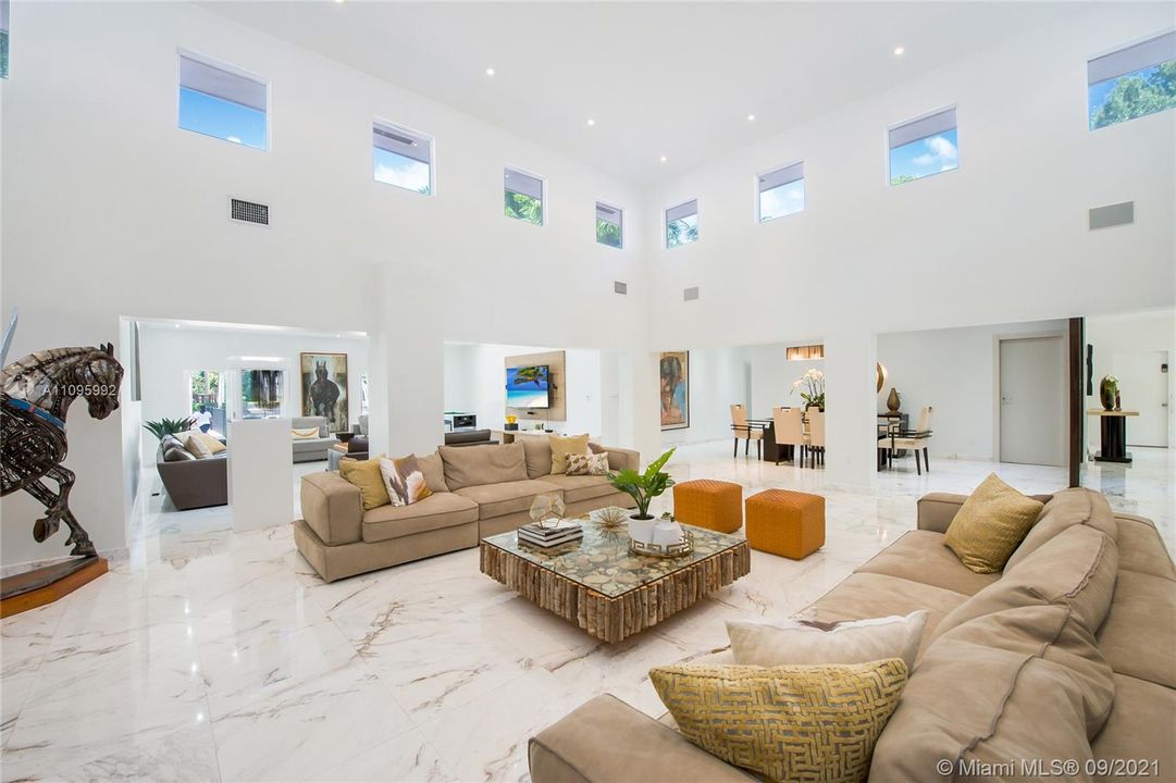 Recently Sold: $3,900,000 (7 beds, 6 baths, 7615 Square Feet)