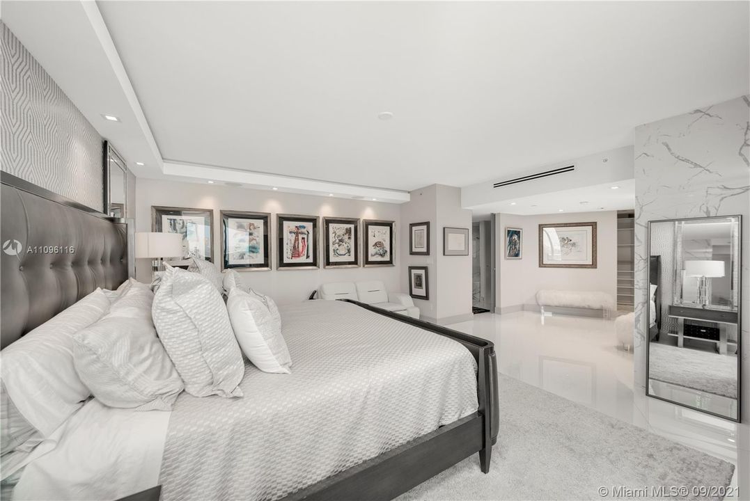Recently Sold: $1,890,000 (2 beds, 2 baths, 2320 Square Feet)