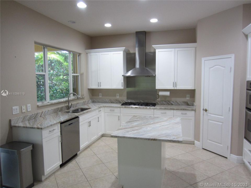 Recently Rented: $5,700 (5 beds, 3 baths, 3232 Square Feet)