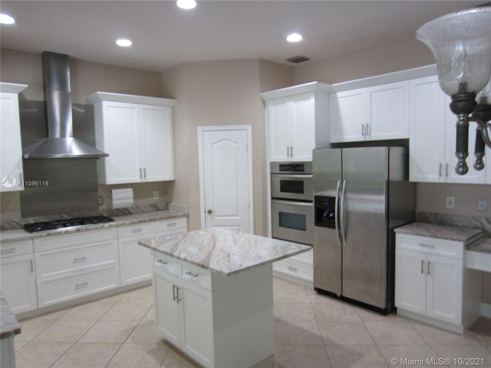 Recently Rented: $5,700 (5 beds, 3 baths, 3232 Square Feet)