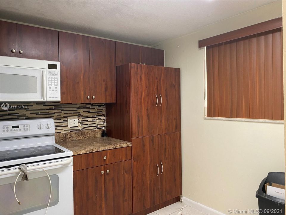 Recently Rented: $1,200 (2 beds, 2 baths, 800 Square Feet)