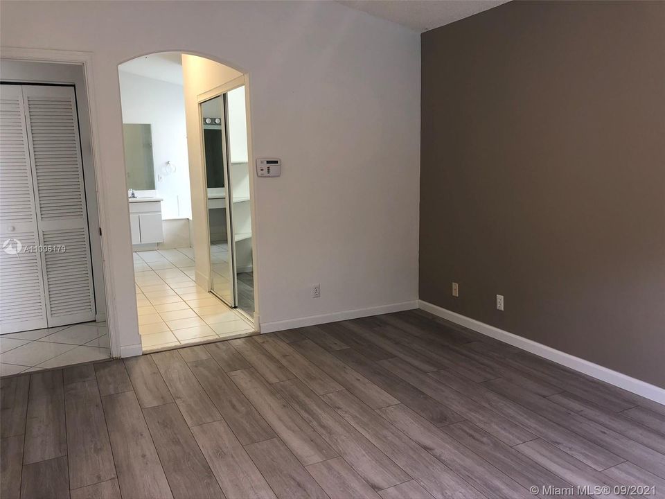 Recently Rented: $4,300 (3 beds, 2 baths, 1648 Square Feet)