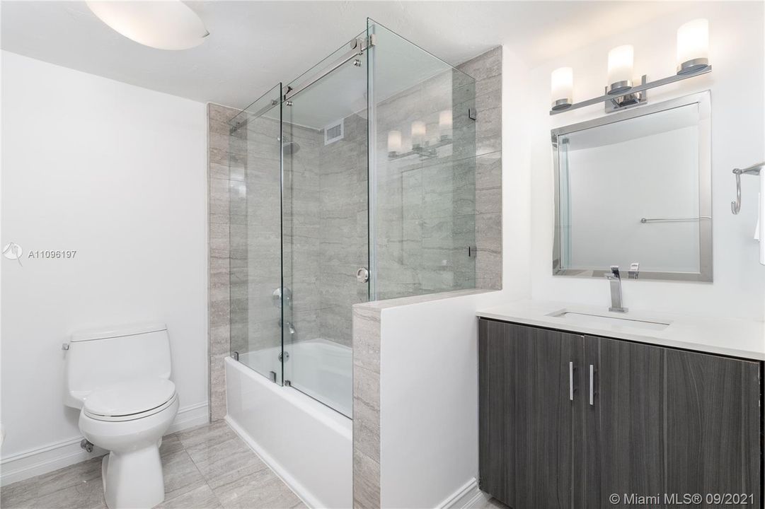 Recently Sold: $799,000 (2 beds, 2 baths, 1286 Square Feet)