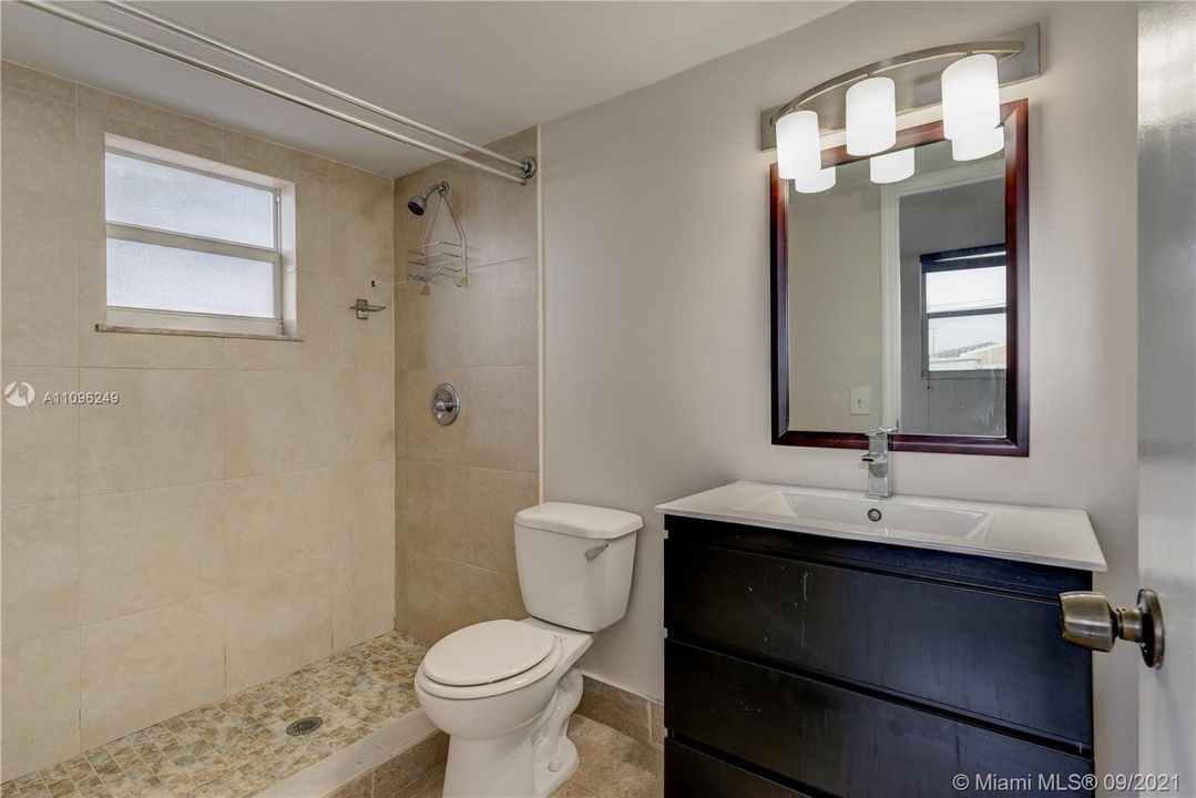 最近售出: $175,000 (2 贝兹, 2 浴室, 1168 平方英尺)
