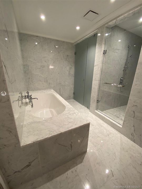 最近租的: $14,500 (2 贝兹, 2 浴室, 1447 平方英尺)