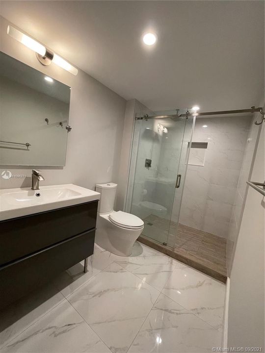 Recently Sold: $1,200,000 (2 beds, 2 baths, 1130 Square Feet)