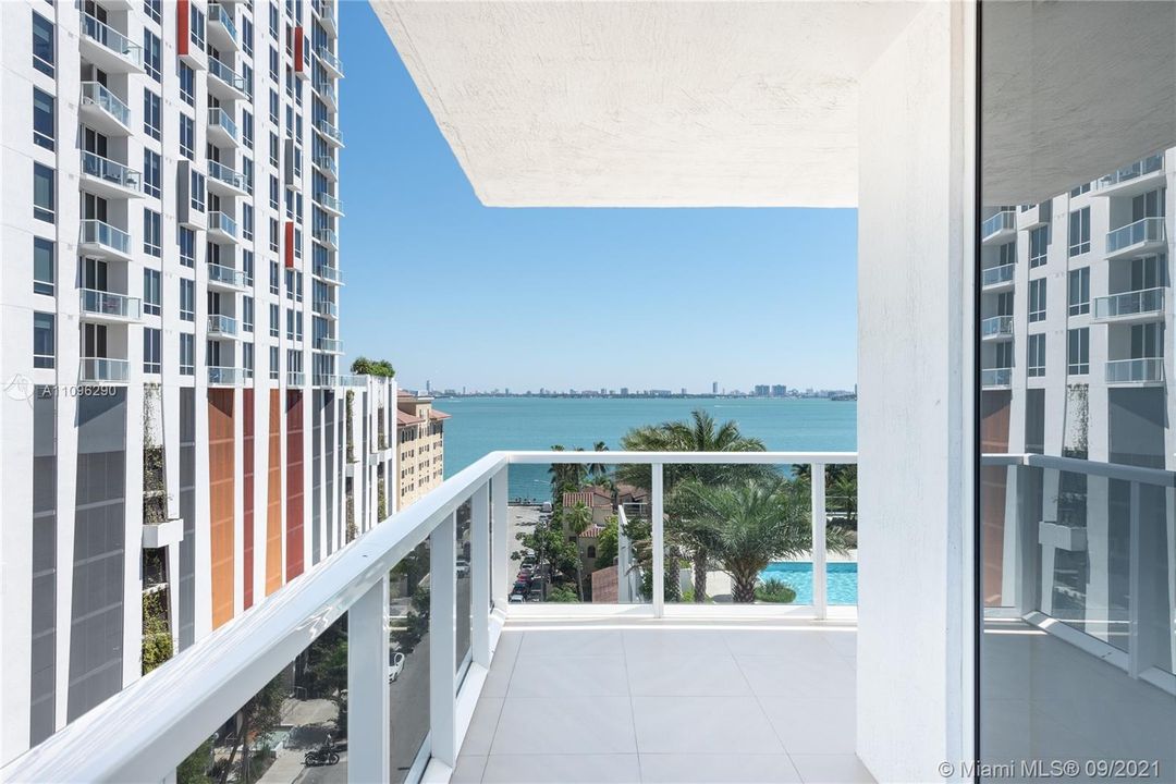 最近租的: $3,750 (3 贝兹, 2 浴室, 1547 平方英尺)