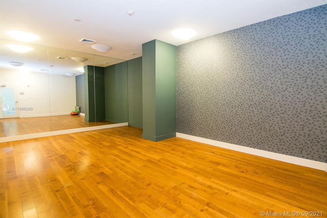 最近租的: $3,750 (3 贝兹, 2 浴室, 1547 平方英尺)