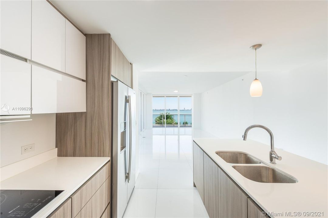 最近租的: $3,750 (3 贝兹, 2 浴室, 1547 平方英尺)