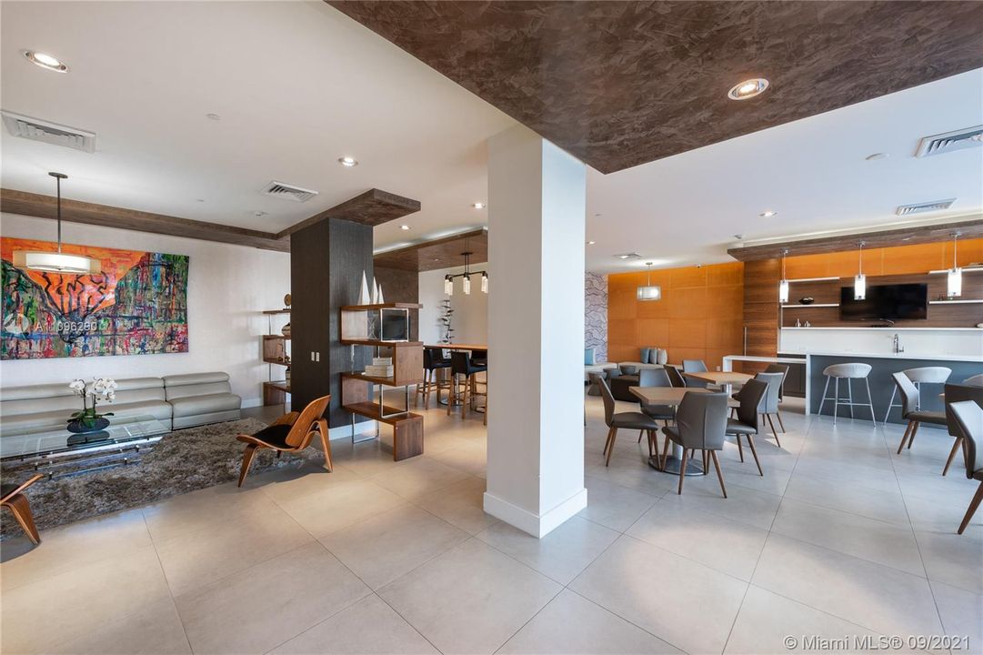 最近租的: $3,750 (3 贝兹, 2 浴室, 1547 平方英尺)