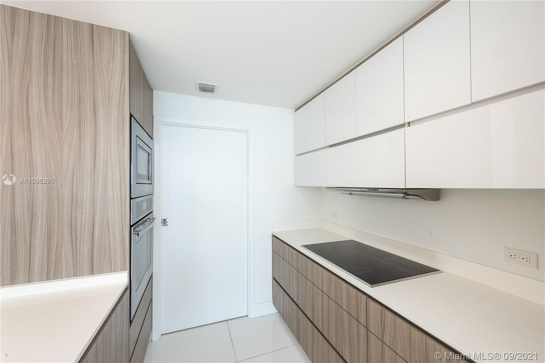 最近租的: $3,750 (3 贝兹, 2 浴室, 1547 平方英尺)