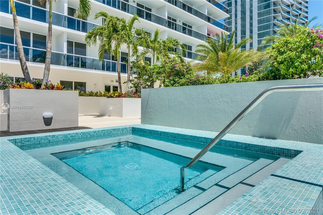 最近租的: $3,750 (3 贝兹, 2 浴室, 1547 平方英尺)