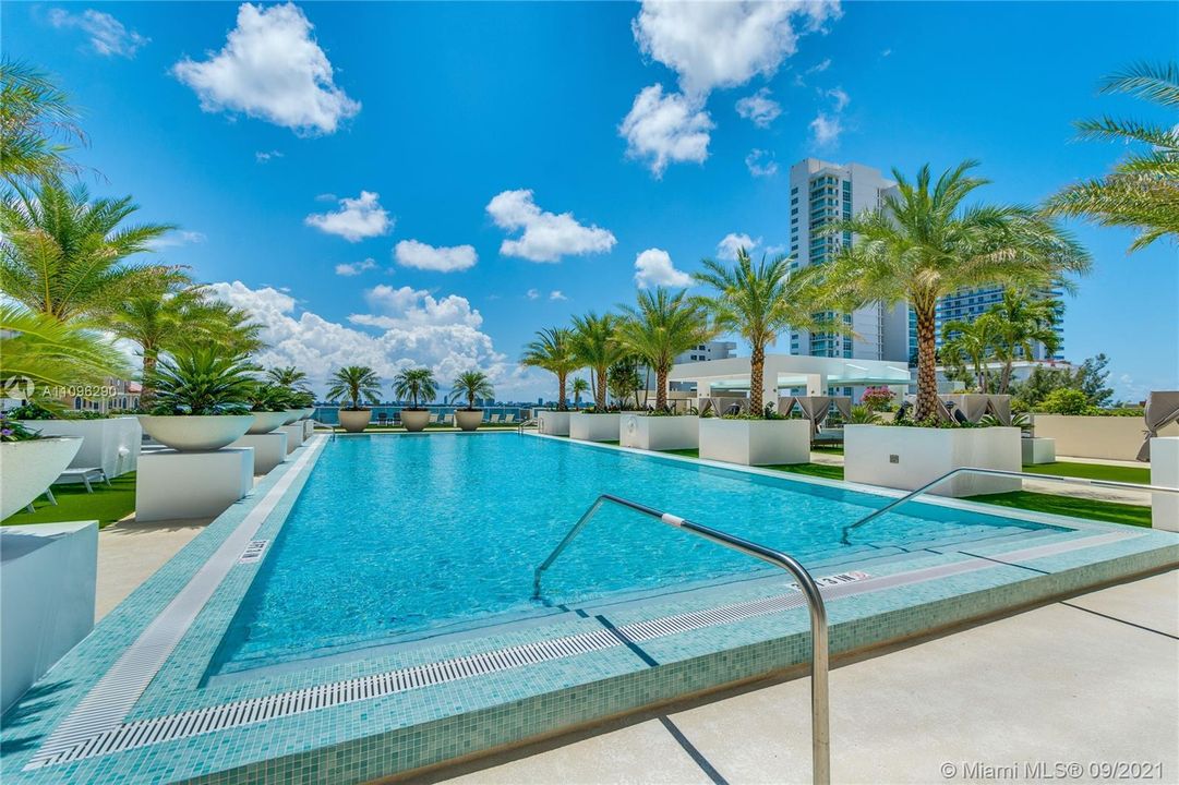 最近租的: $3,750 (3 贝兹, 2 浴室, 1547 平方英尺)