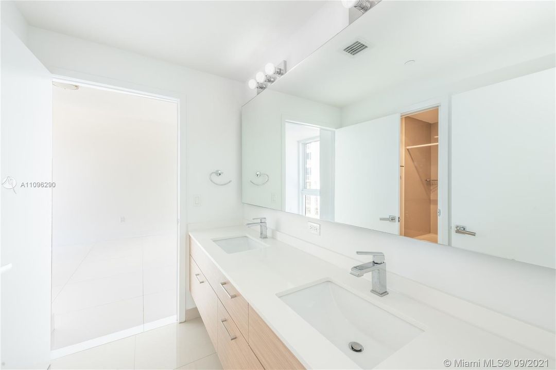 最近租的: $3,750 (3 贝兹, 2 浴室, 1547 平方英尺)