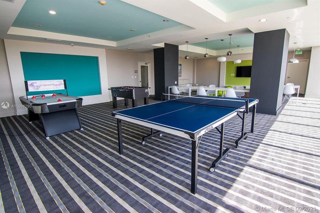 最近租的: $3,750 (3 贝兹, 2 浴室, 1547 平方英尺)