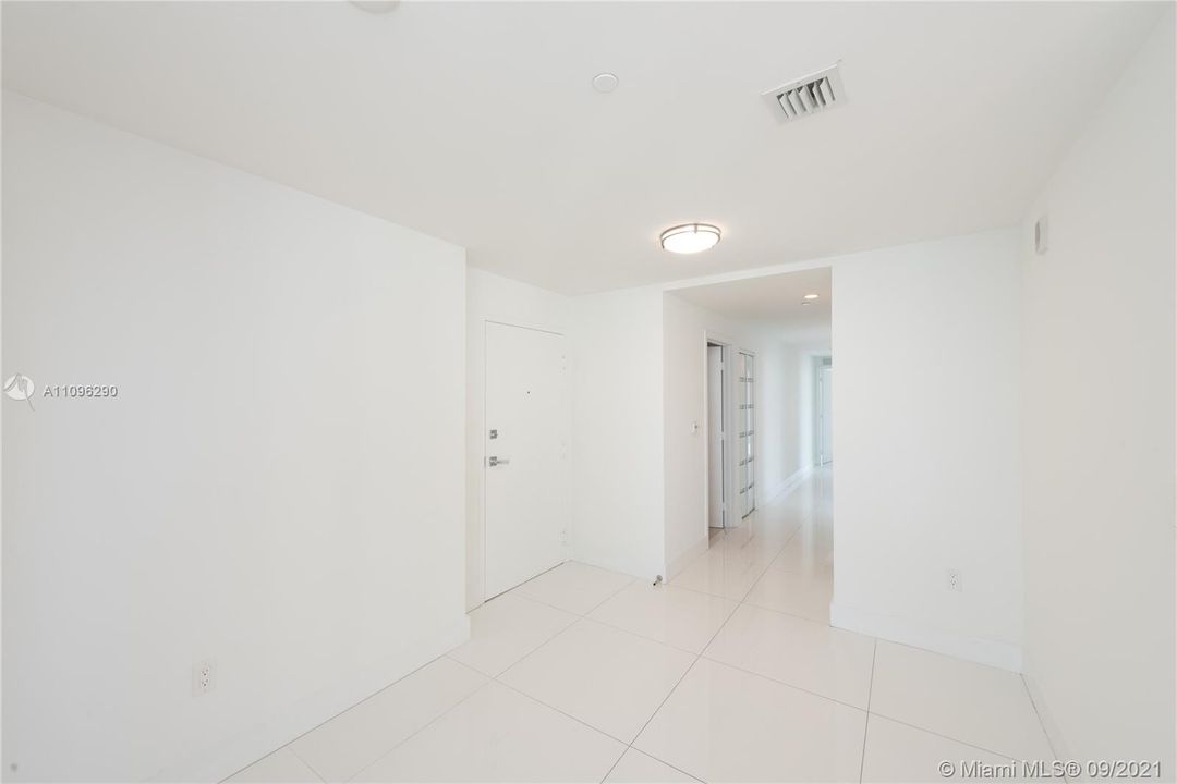 最近租的: $3,750 (3 贝兹, 2 浴室, 1547 平方英尺)