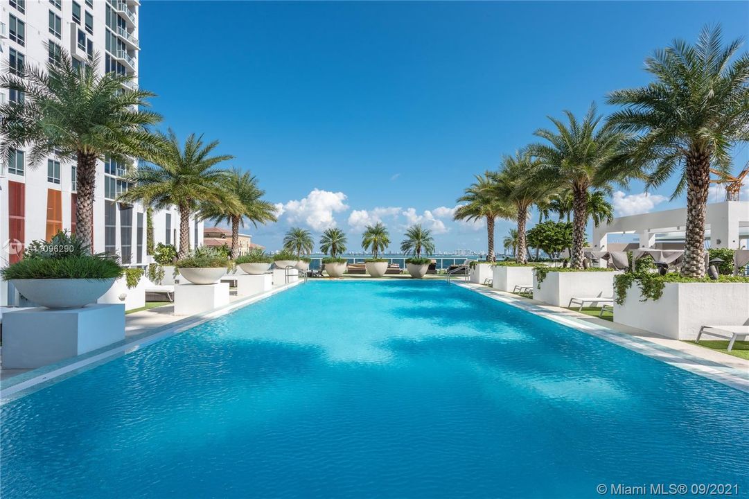 最近租的: $3,750 (3 贝兹, 2 浴室, 1547 平方英尺)