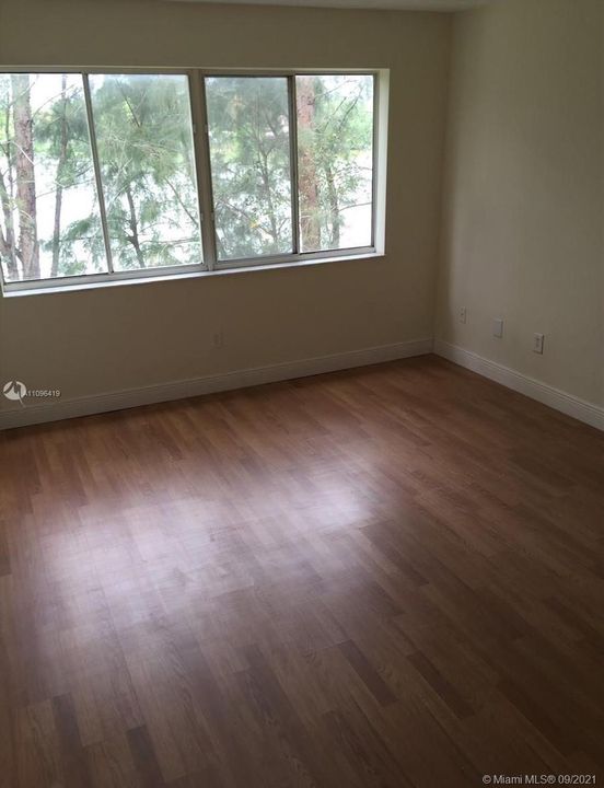 Vendido Recientemente: $115,900 (2 camas, 1 baños, 1075 Pies cuadrados)