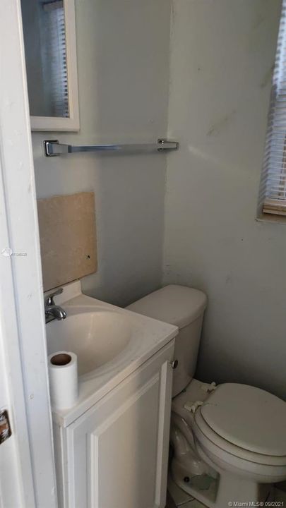 Recently Rented: $800 (0 beds, 1 baths, 400 Square Feet)