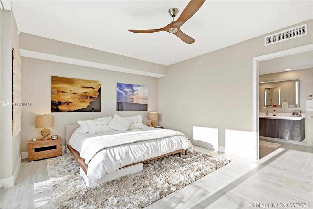 Recently Sold: $850,000 (2 beds, 2 baths, 1620 Square Feet)