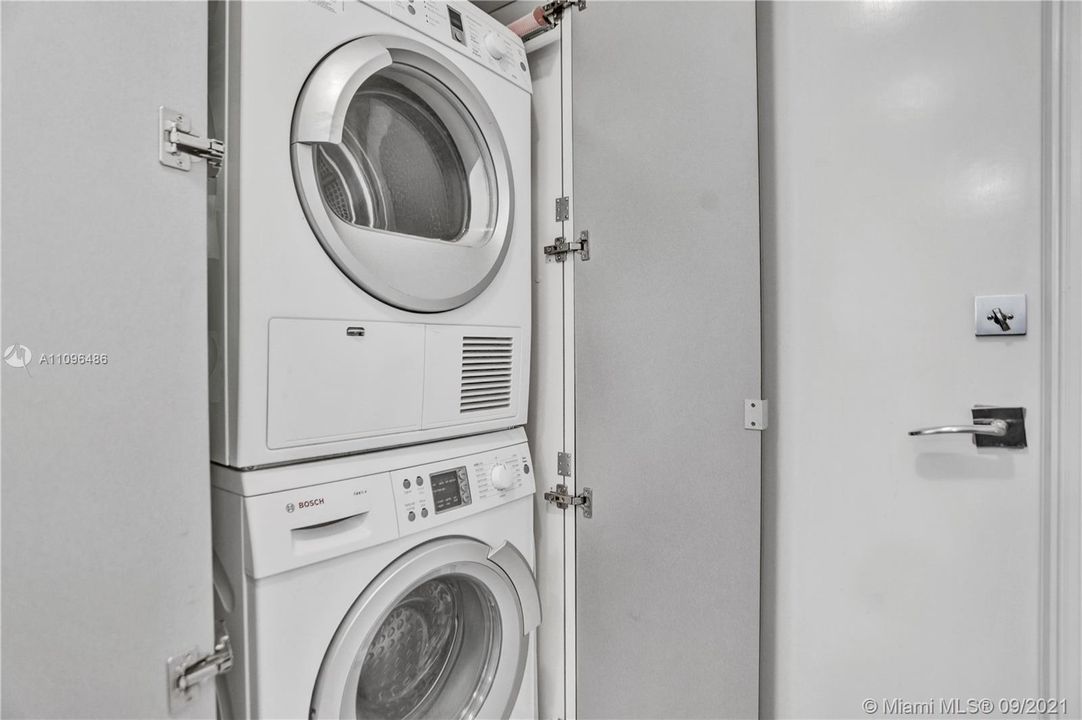 Clothes Washer & Dryer