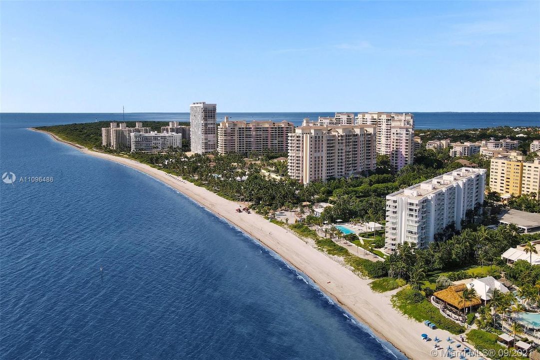 Recently Sold: $1,780,000 (2 beds, 2 baths, 1496 Square Feet)