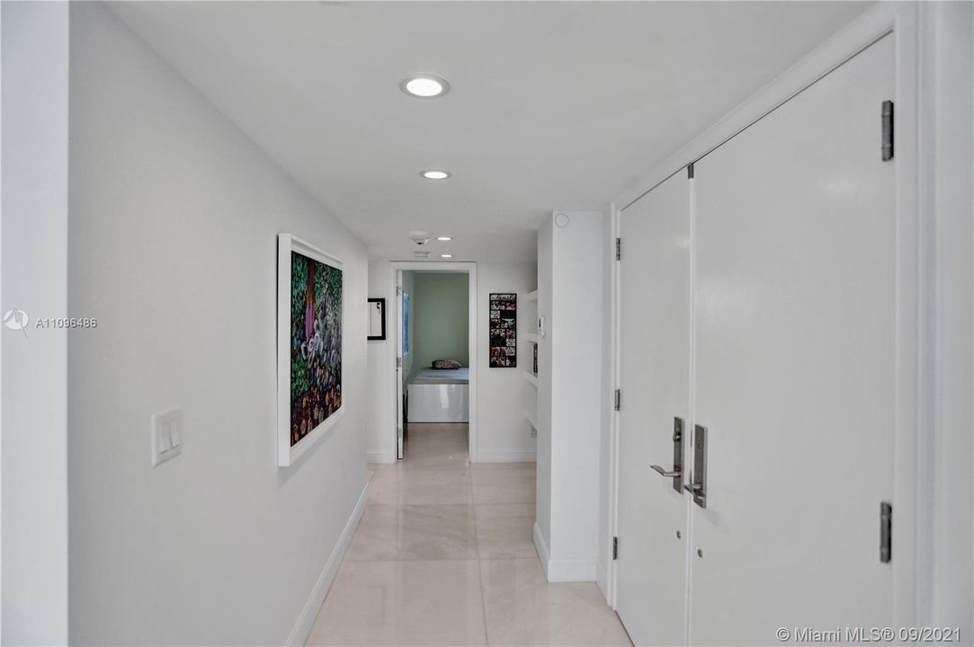 Foyer & Hallway