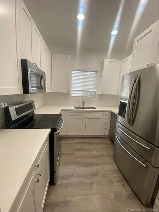 最近租的: $3,300 (5 贝兹, 2 浴室, 1748 平方英尺)