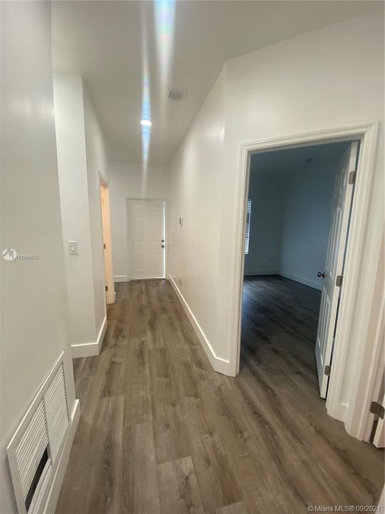 最近租的: $3,300 (5 贝兹, 2 浴室, 1748 平方英尺)