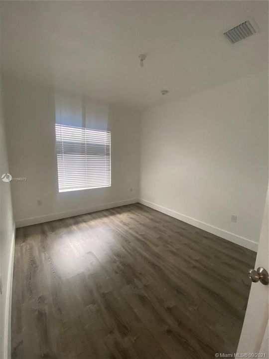 最近租的: $3,300 (5 贝兹, 2 浴室, 1748 平方英尺)