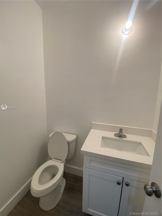 最近租的: $3,300 (5 贝兹, 2 浴室, 1748 平方英尺)