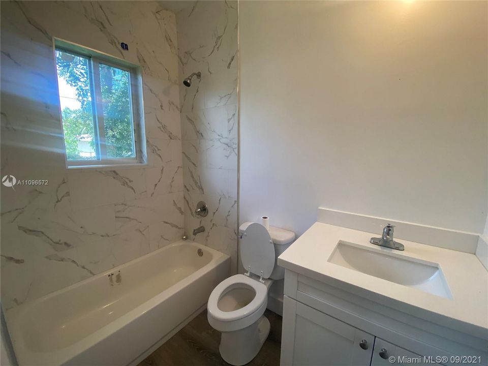 最近租的: $3,300 (5 贝兹, 2 浴室, 1748 平方英尺)