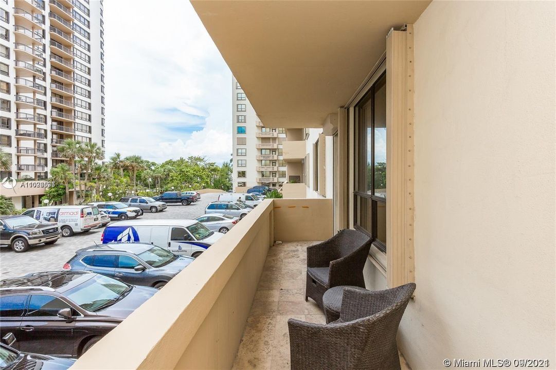 Recently Sold: $335,000 (1 beds, 1 baths, 1019 Square Feet)
