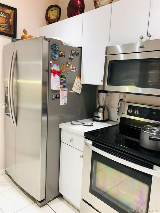 Vendido Recientemente: $240,000 (3 camas, 3 baños, 1428 Pies cuadrados)