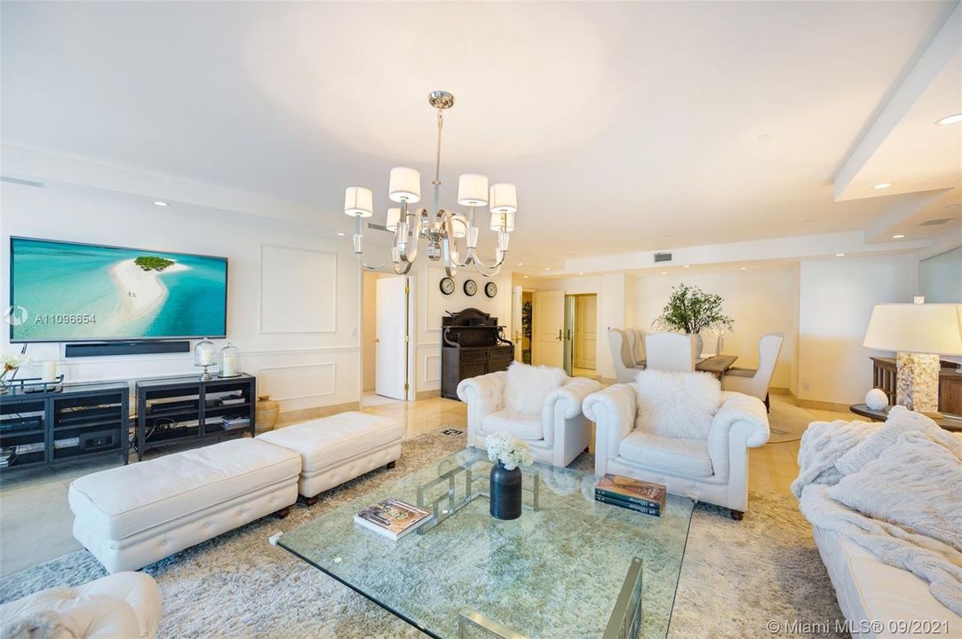 Recently Sold: $2,219,000 (2 beds, 2 baths, 2160 Square Feet)