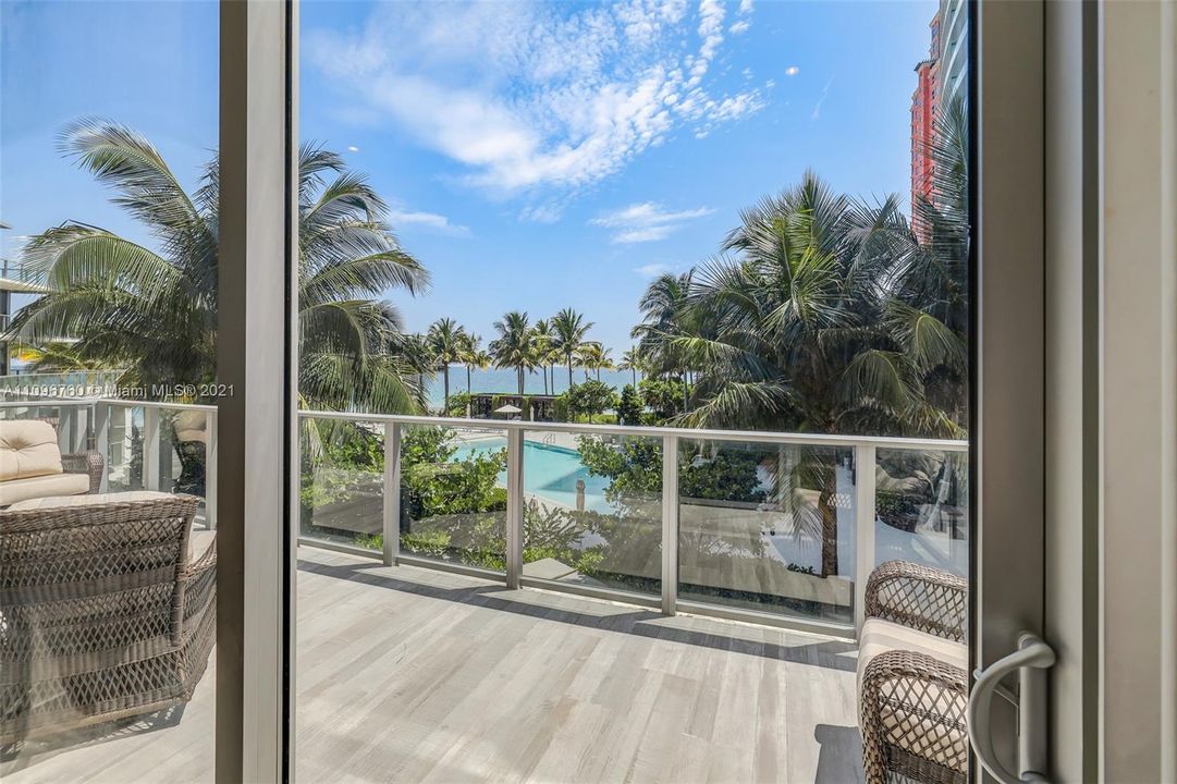 Recently Sold: $1,639,000 (1 beds, 2 baths, 1575 Square Feet)