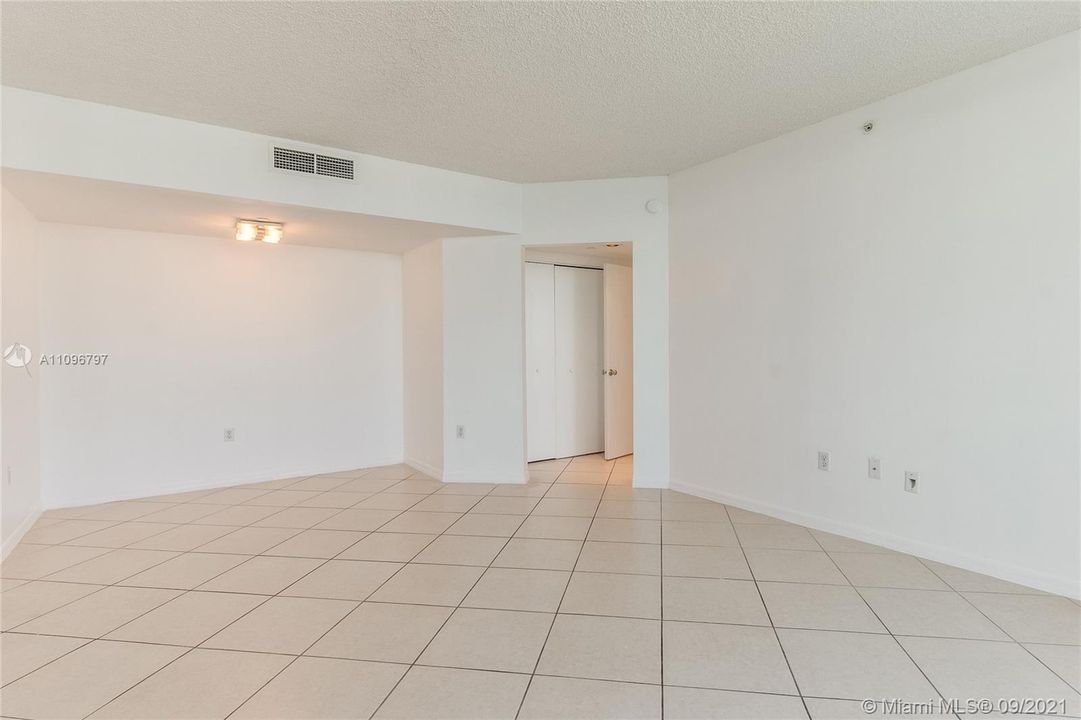 Recently Sold: $597,000 (2 beds, 2 baths, 1084 Square Feet)