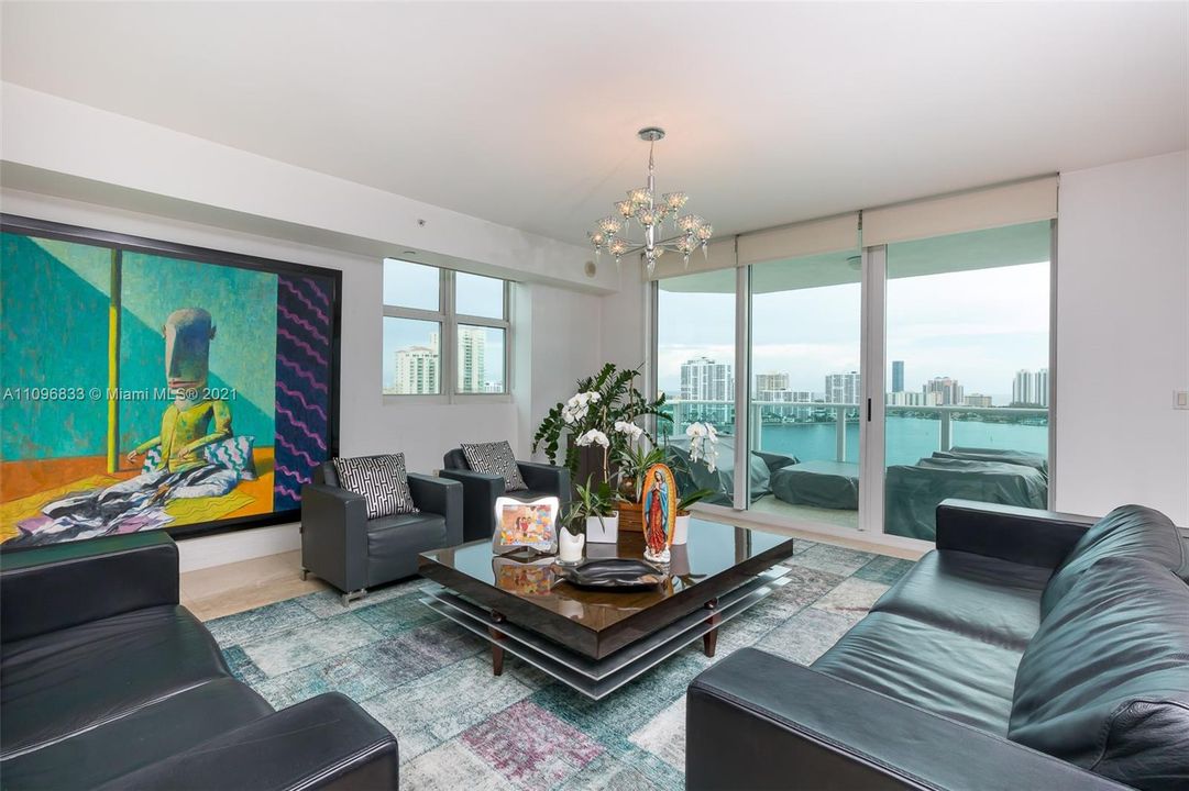 Recently Sold: $1,698,000 (4 beds, 4 baths, 3533 Square Feet)