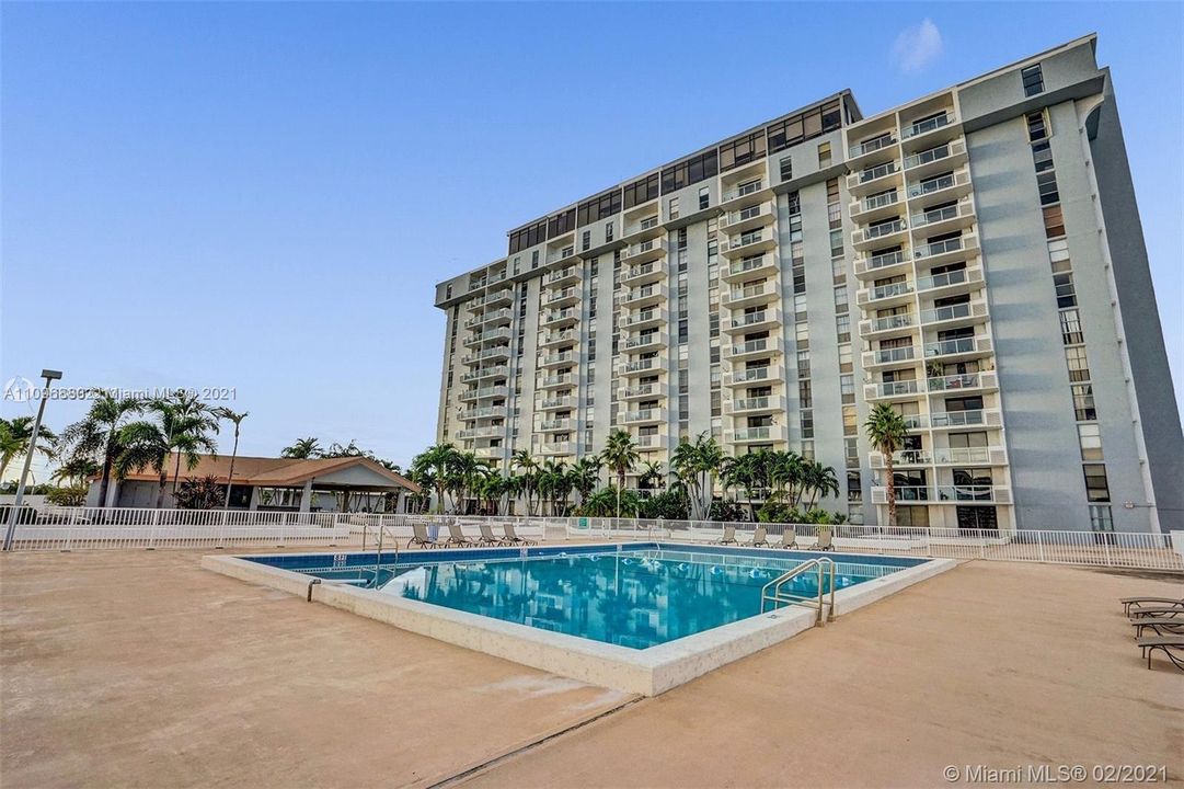Recently Sold: $133,000 (1 beds, 1 baths, 740 Square Feet)