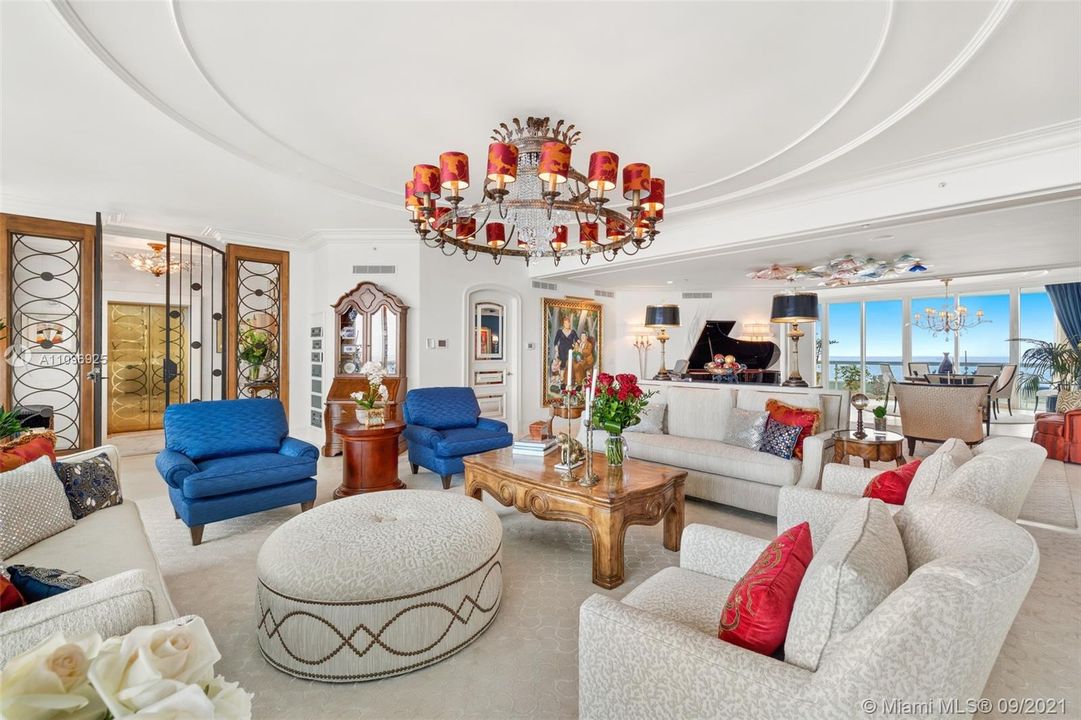 Recently Sold: $4,695,000 (3 beds, 4 baths, 4030 Square Feet)