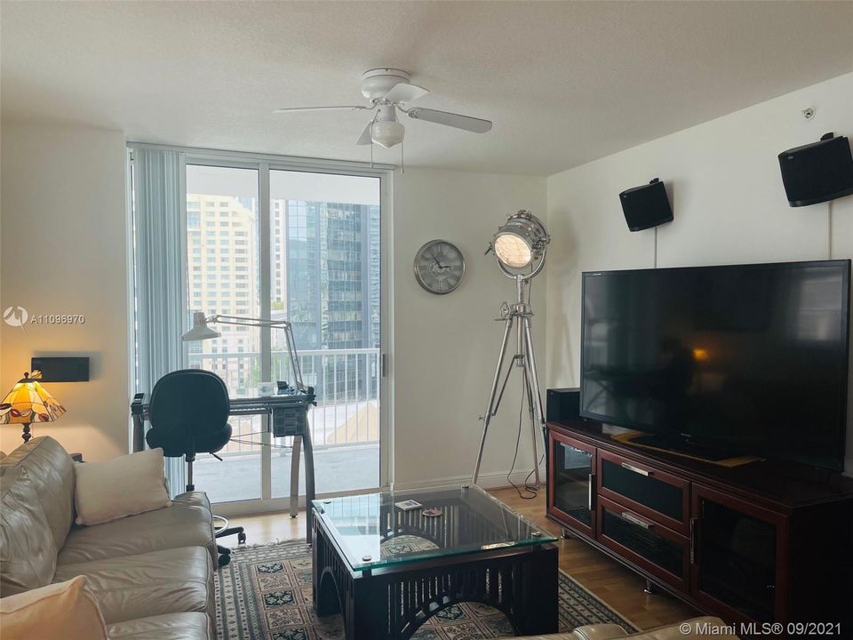 Recently Rented: $3,200 (2 beds, 2 baths, 1149 Square Feet)
