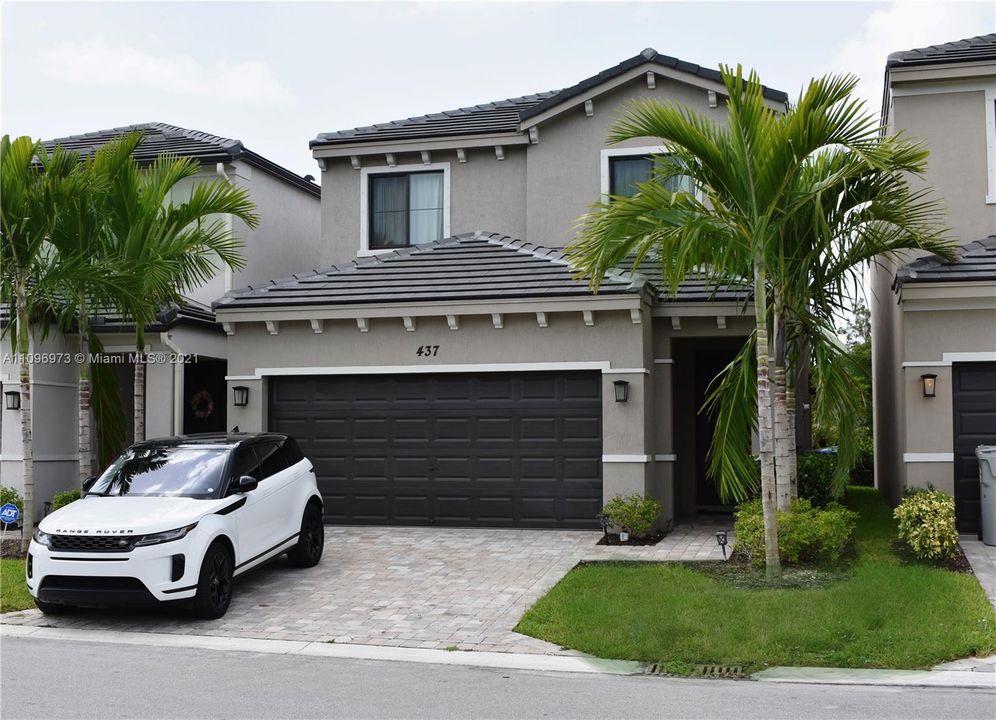 Recently Sold: $510,000 (3 beds, 2 baths, 1455 Square Feet)