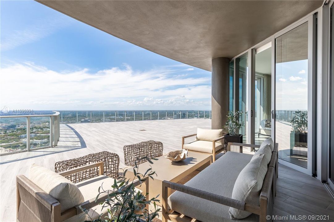 Recently Sold: $3,900,000 (0 beds, 0 baths, 3292 Square Feet)