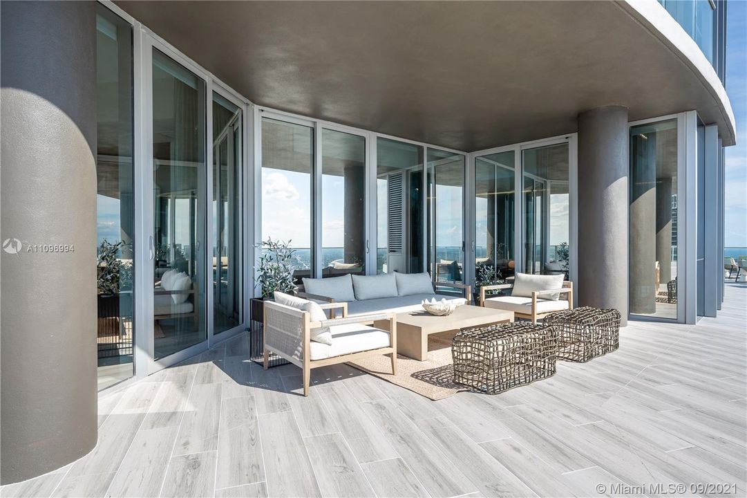 Recently Sold: $3,900,000 (0 beds, 0 baths, 3292 Square Feet)