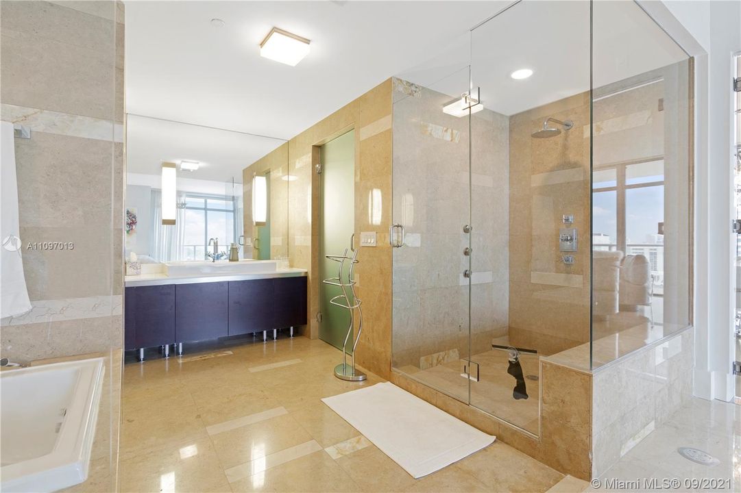 最近售出: $2,750,000 (2 贝兹, 2 浴室, 1621 平方英尺)