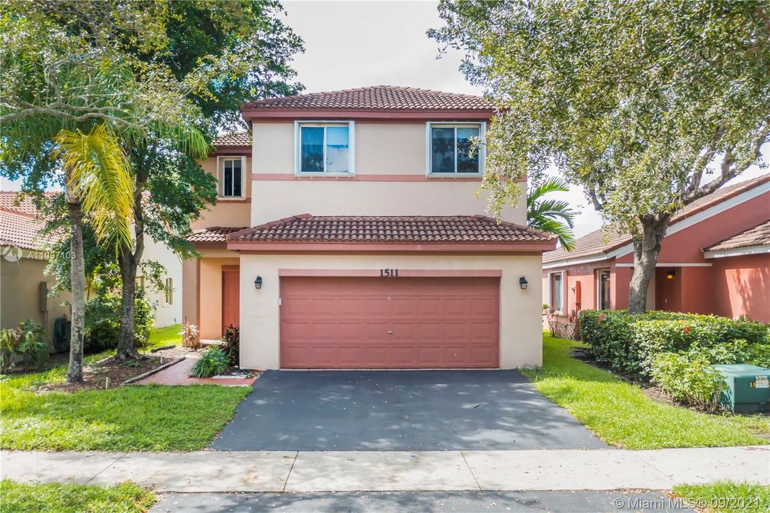 Recently Sold: $525,000 (4 beds, 2 baths, 1882 Square Feet)