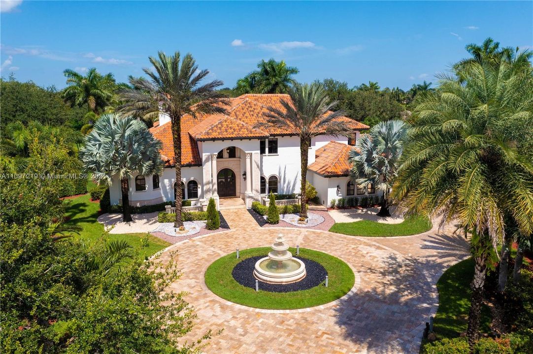 Recently Sold: $2,649,000 (5 beds, 6 baths, 6475 Square Feet)