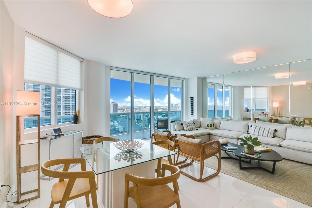 Recently Sold: $1,495,000 (3 beds, 3 baths, 2088 Square Feet)