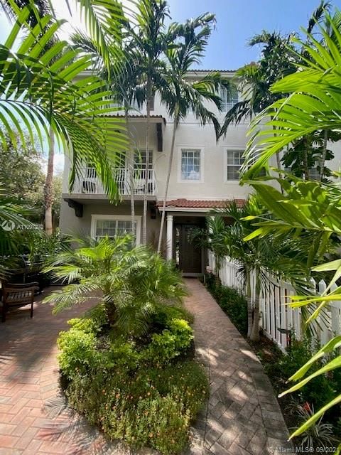 Recently Sold: $410,000 (3 beds, 2 baths, 2089 Square Feet)